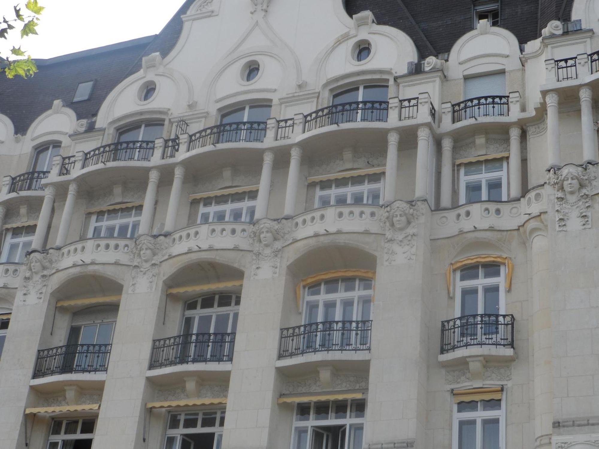 Cheap Booking Rooms Л'Успіталет-да-Любрагат Екстер'єр фото
